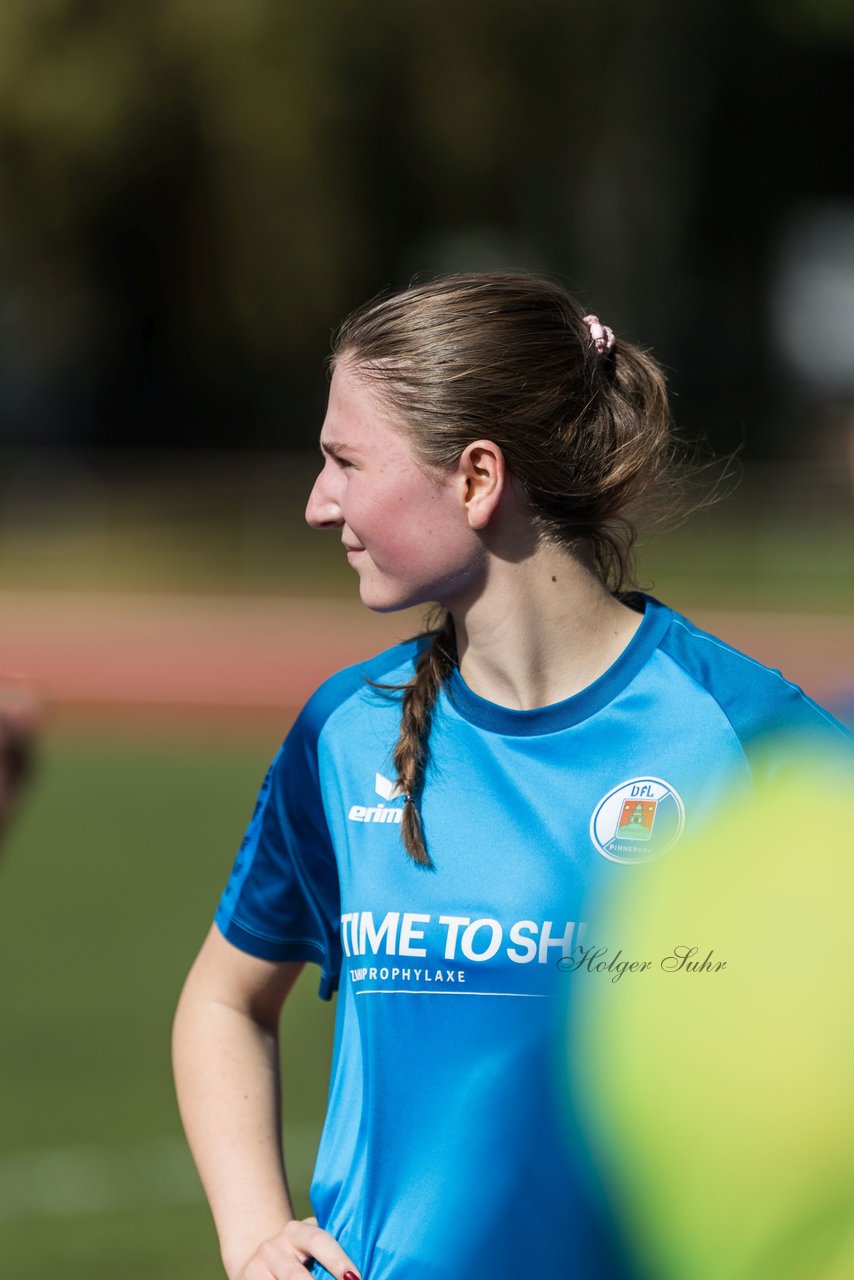 Bild 236 - wBJ VfL Pinneberg - Germania Schnelsen : Ergebnis: 15:1